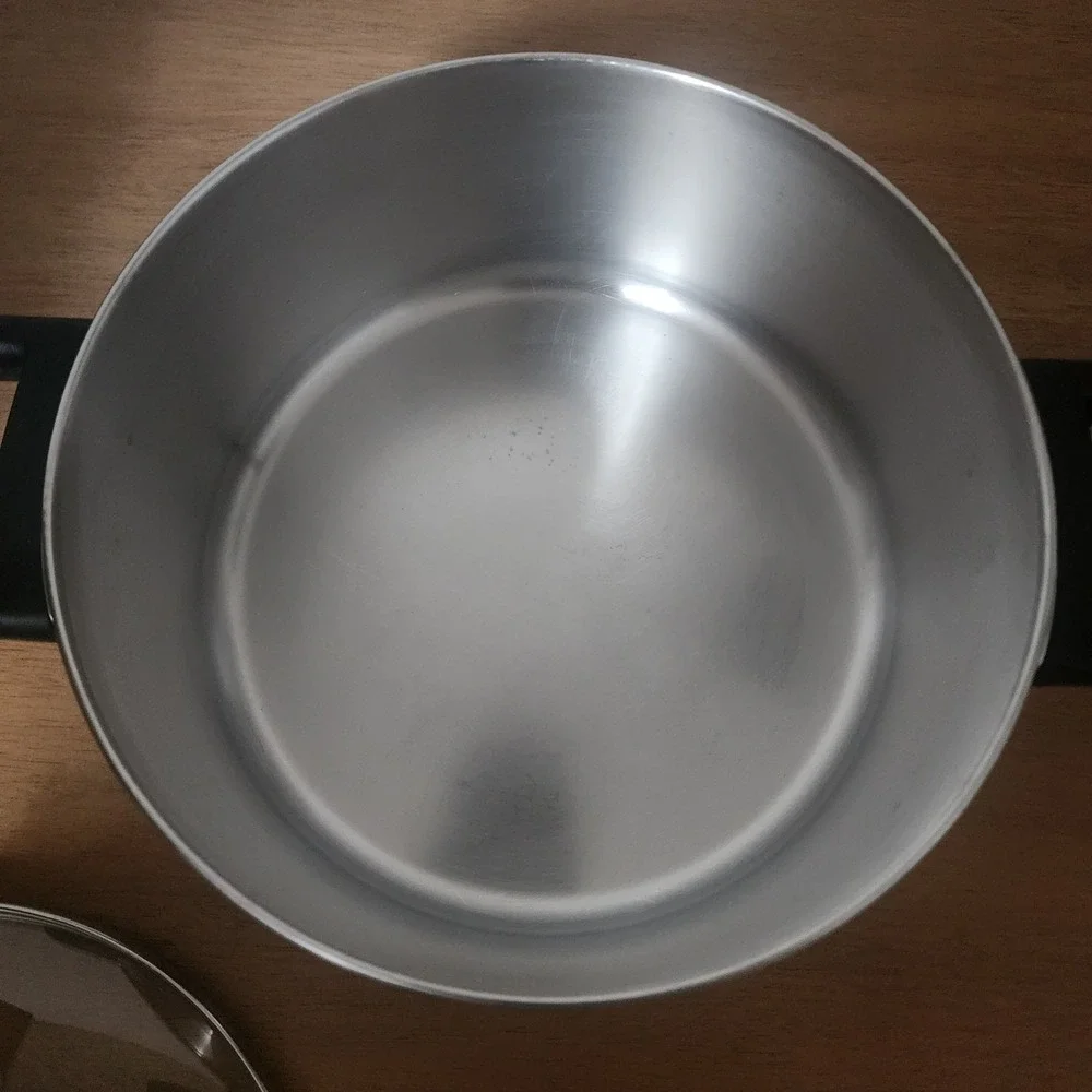 Stainless Steel Cooking Pot With Lid  9